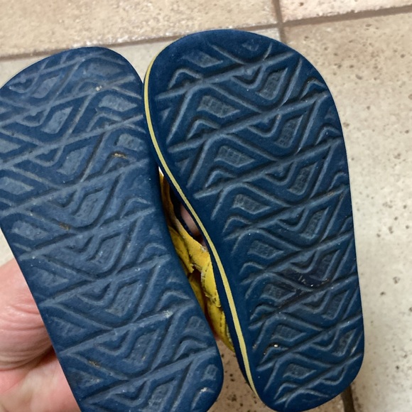 Reef flip flops, size 4/5 - Picture 5 of 6